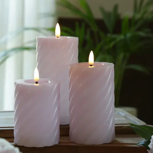 LED Kerze Twist Echtwachs gedrehte Stumpenkerze flackernd H:17,5cm Timer flieder LED Kerze Twist Echtwachs gedrehte Stumpenkerze flackernd H:17,5cm Timer flieder