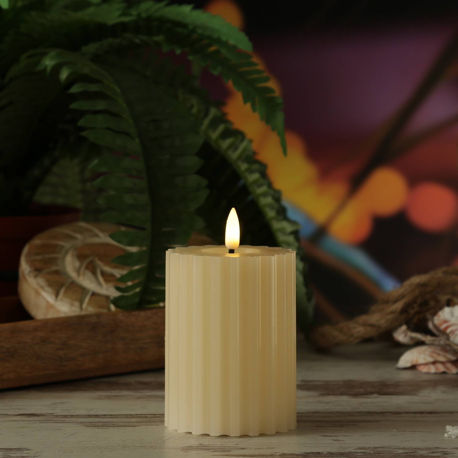 LED Kerze Liv Echtwachs gerillt geriffelt flackernde Flamme H: 12cm Timer creme
