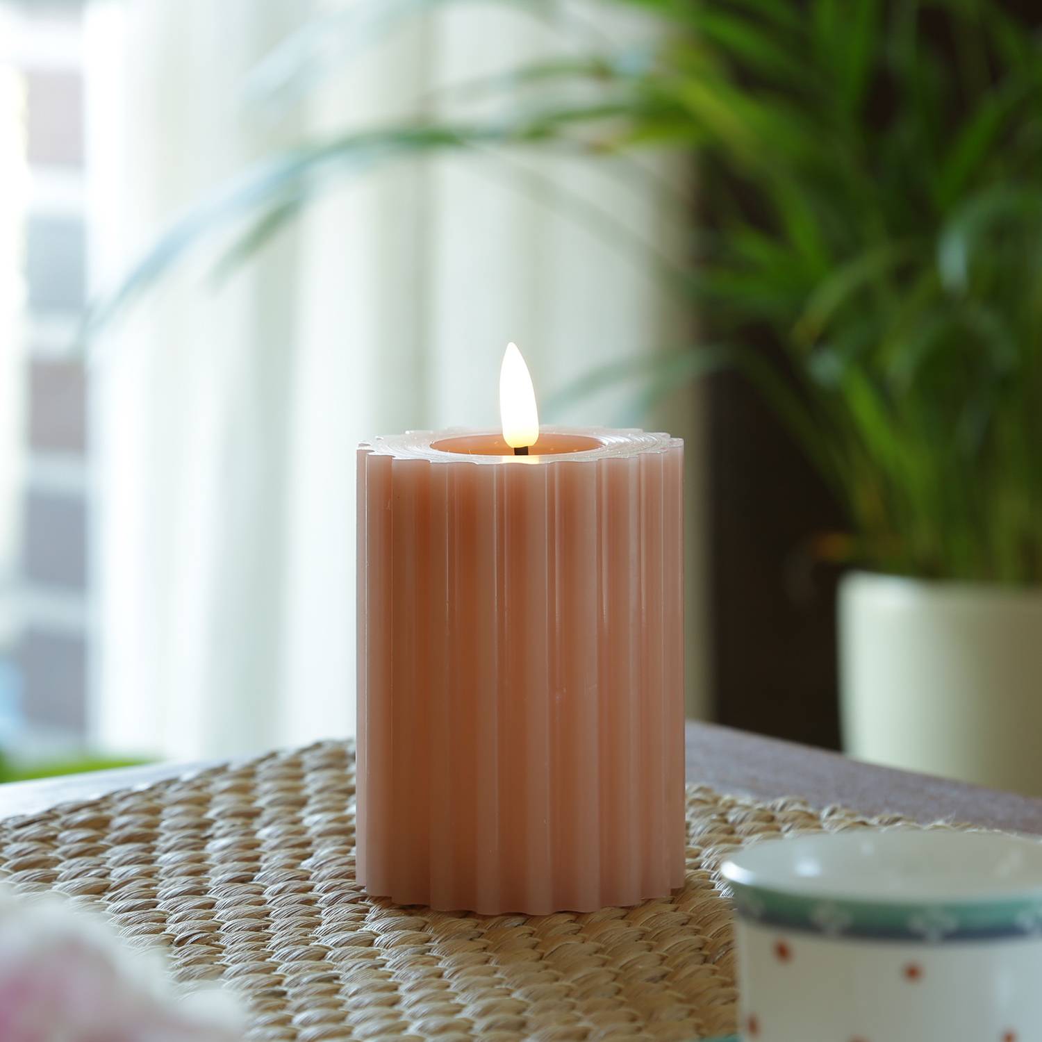 LED Kerze Liv Echtwachs gerillt geriffelt flackernde Flamme 12cm Timer altrosa