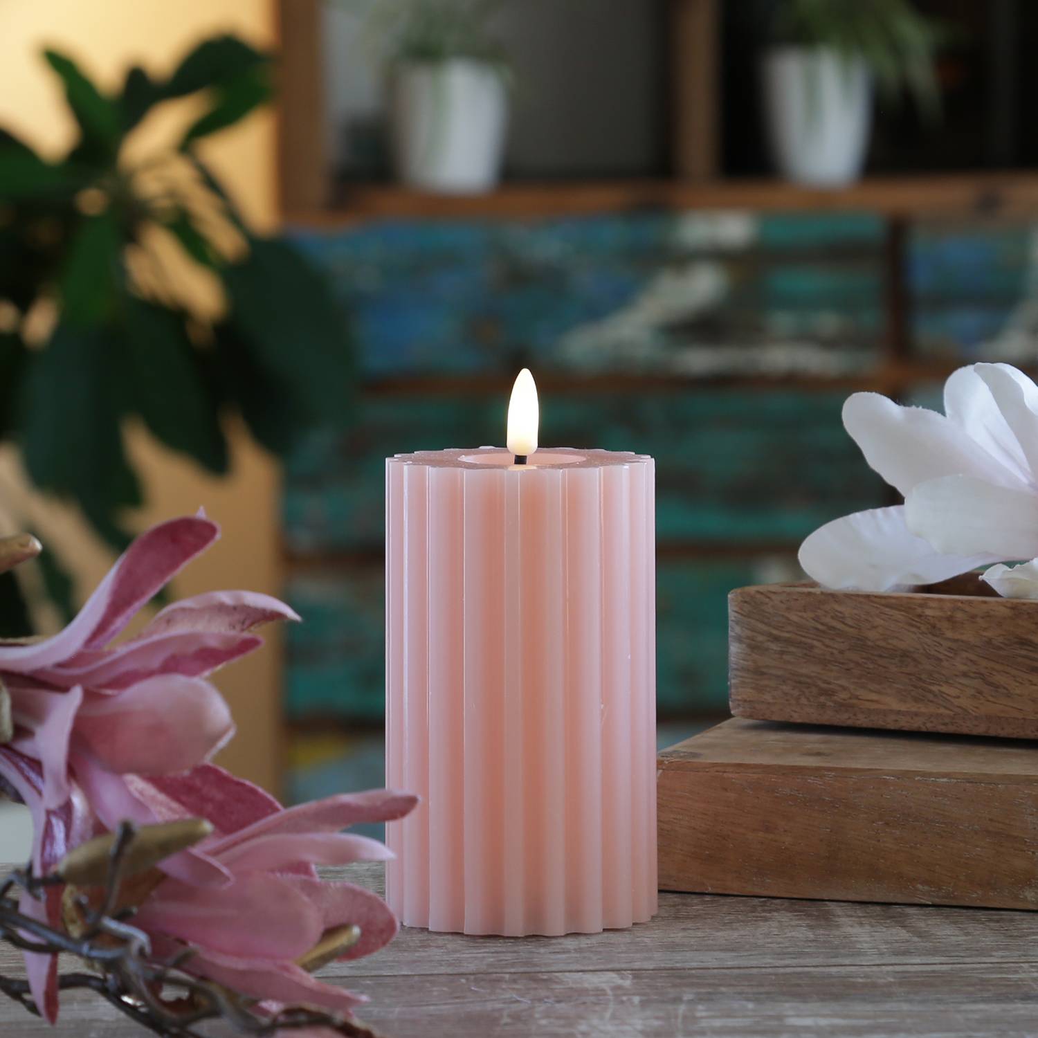 LED Kerze Liv Echtwachs gerillt geriffelt flackernde Flamme H:14,5cm Timer rosa