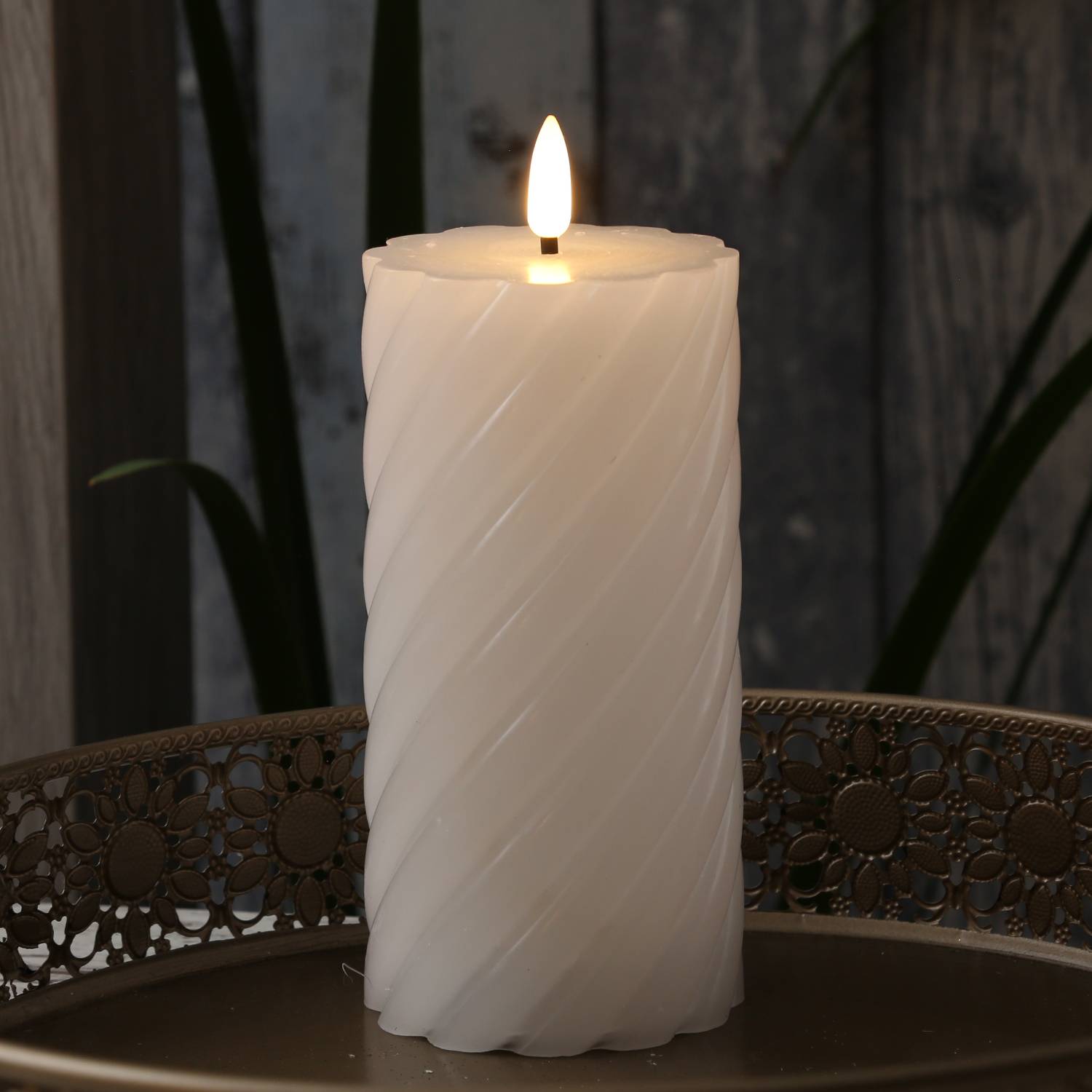 LED Kerze Twist Echtwachs gedrehte Stumpenkerze flackernd H: 17,5cm Timer weiß