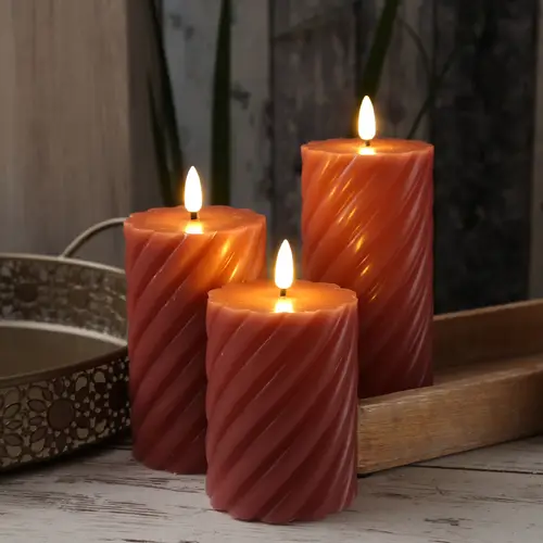 LED Kerze Twist Echtwachs gedrehte Stumpenkerze flackernd H: 12,5cm Timer rosa LED Kerze Twist Echtwachs gedrehte Stumpenkerze flackernd H: 12,5cm Timer rosa