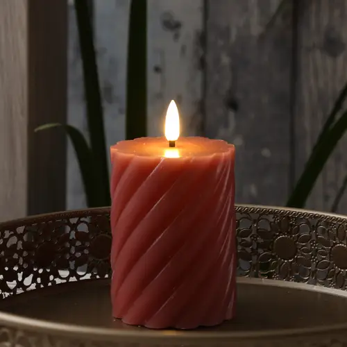 LED Kerze Twist Echtwachs gedrehte Stumpenkerze flackernd H: 12,5cm Timer rosa LED Kerze Twist Echtwachs gedrehte Stumpenkerze flackernd H: 12,5cm Timer rosa