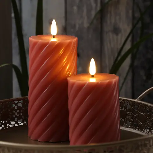 LED Kerze Twist Echtwachs gedrehte Stumpenkerze flackernd H: 12,5cm Timer rosa LED Kerze Twist Echtwachs gedrehte Stumpenkerze flackernd H: 12,5cm Timer rosa
