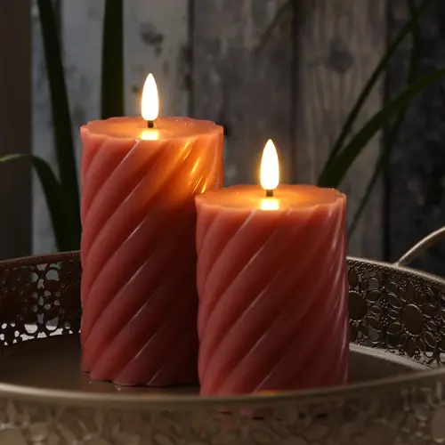 LED Kerze Twist Echtwachs gedrehte Stumpenkerze flackernd H: 15cm Timer rosa LED Kerze Twist Echtwachs gedrehte Stumpenkerze flackernd H: 15cm Timer rosa