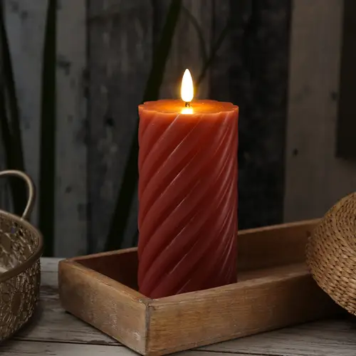 LED Kerze Twist Echtwachs gedrehte Stumpenkerze flackernd H: 17,5cm Timer rosa LED Kerze Twist Echtwachs gedrehte Stumpenkerze flackernd H: 17,5cm Timer rosa