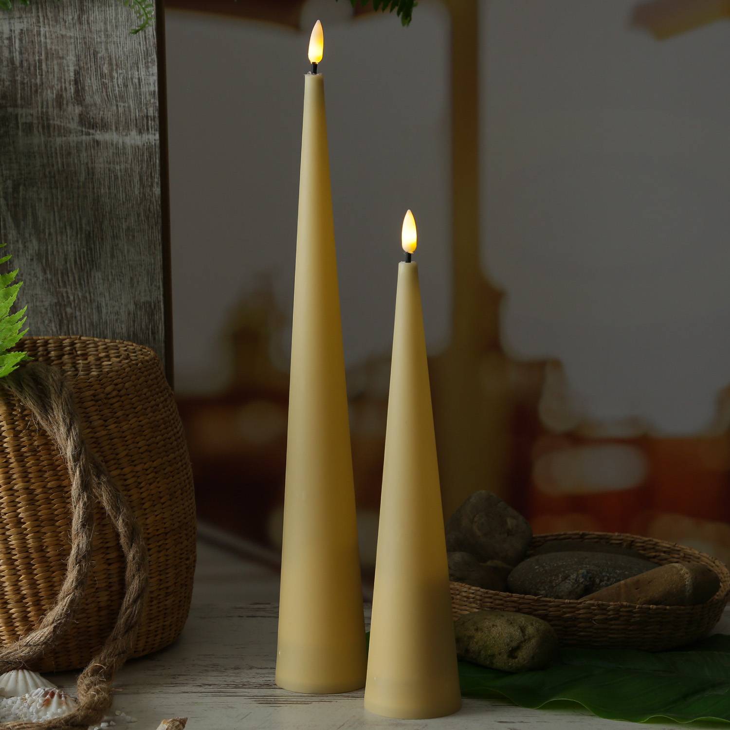 LED Kegelkerze Outdoorkerze in Kegelform flackernd H: 35cm creme für Außen