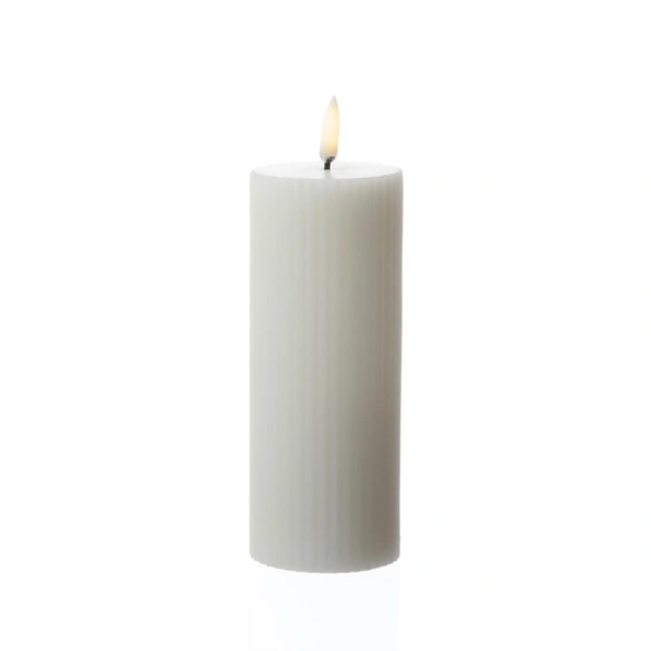 LED Kerze Thea Uyuni Piffany mit Rillen Timer 400 Std. D: 5,8cm H: 15,2cm weiß LED Kerze Thea Uyuni Piffany mit Rillen Timer 400 Std. D: 5,8cm H: 15,2cm weiß