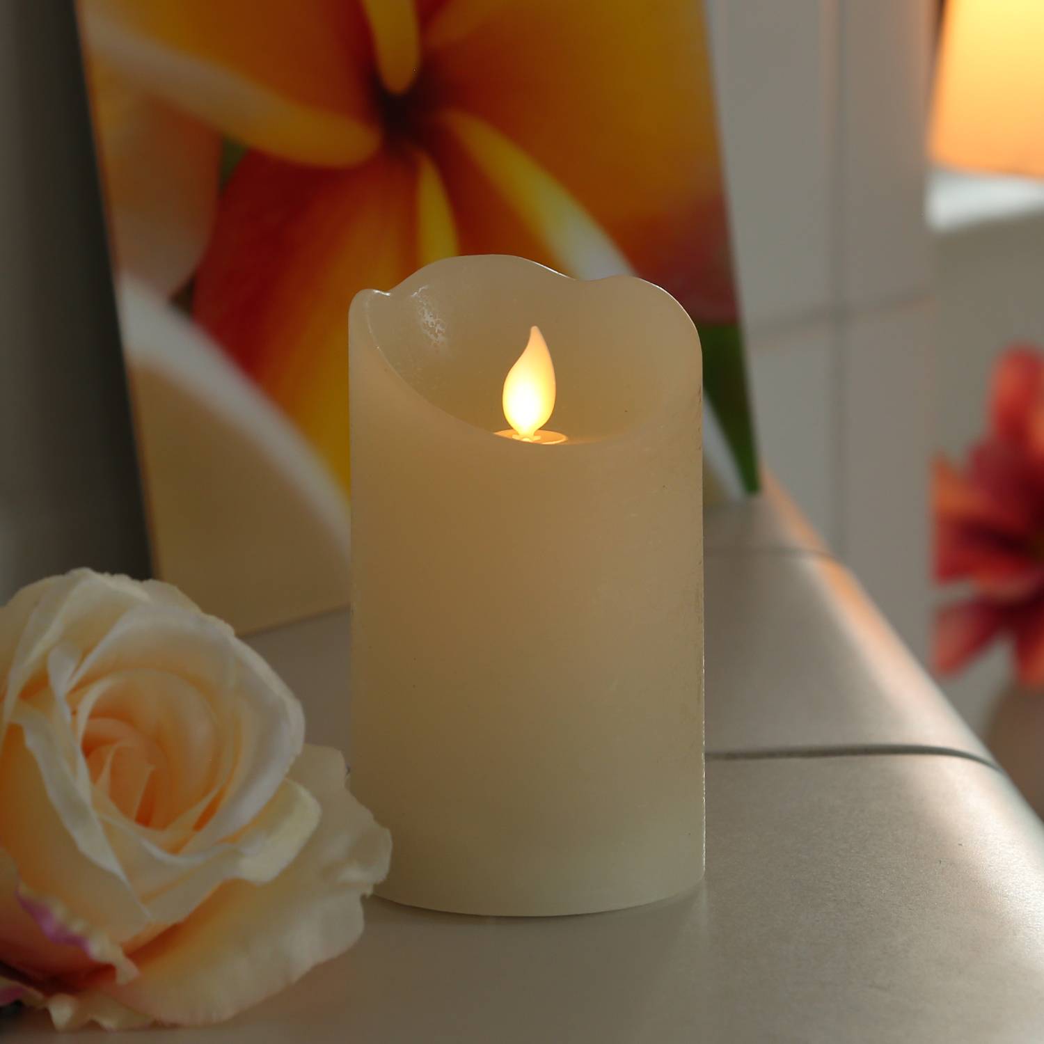 LED Echtwachs Kerze mit beweglicher Flamme Rustik-Optik H: 12,5cm Timer creme