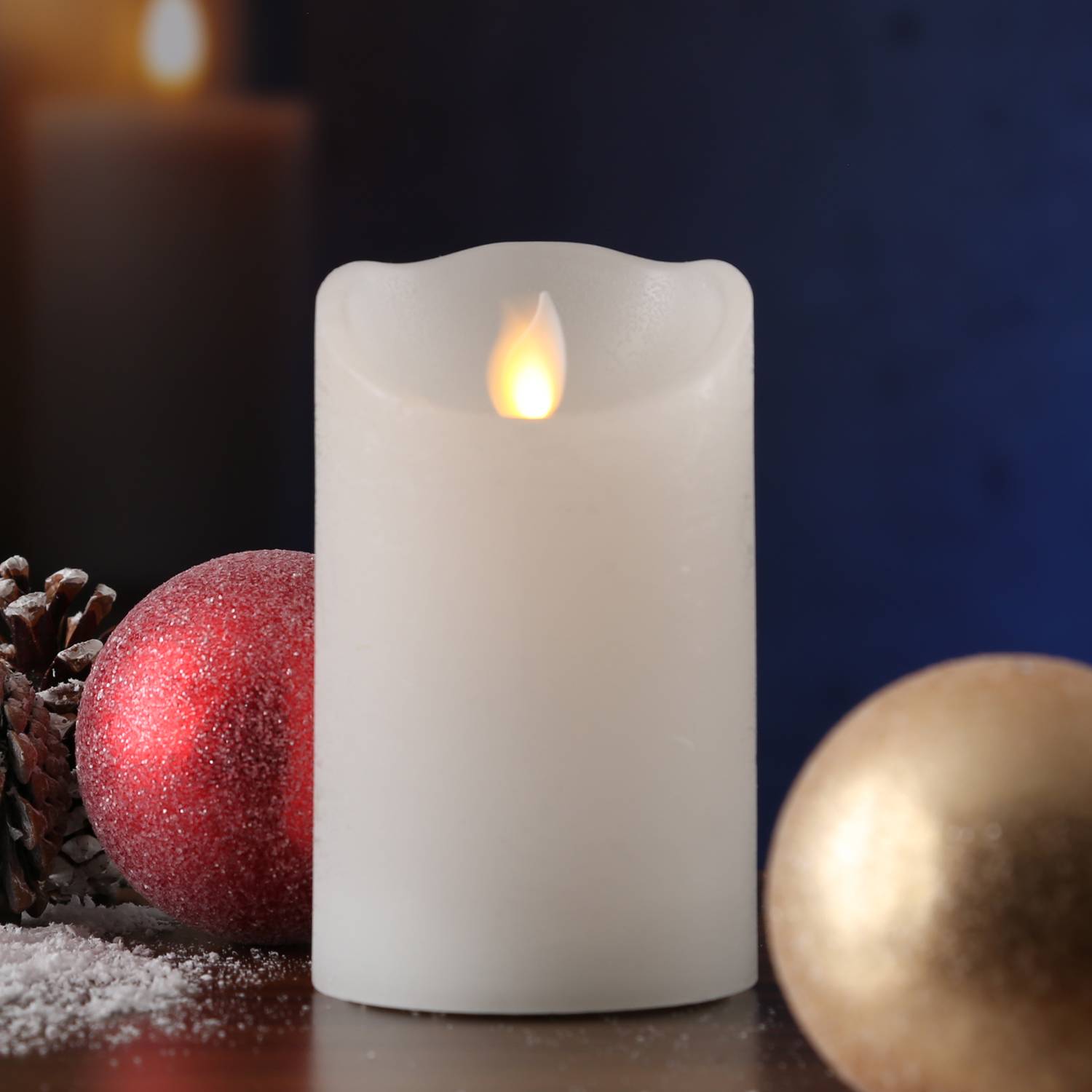 LED Echtwachs Kerze mit beweglicher Flamme Rustik-Optik H: 12,5cm Timer weiß