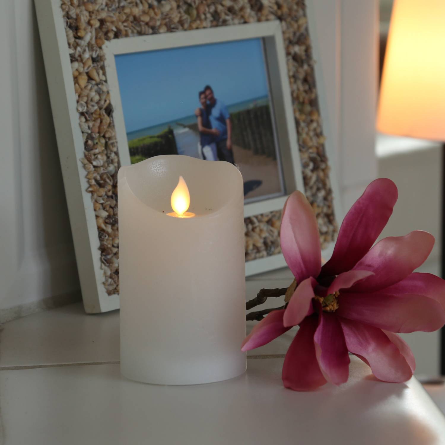 LED Echtwachs Kerze mit beweglicher Flamme Rustik-Optik H: 12,5cm Timer weiß