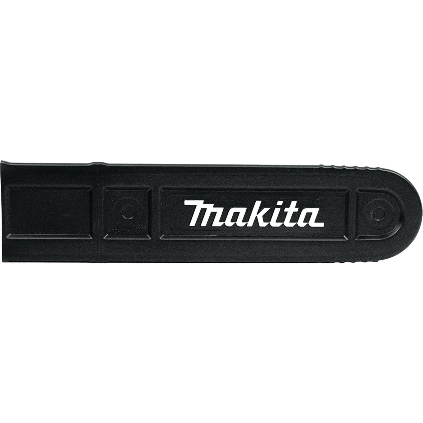 Eine schwarze Kettensägeschutzabdeckung mit weißem 'Makita' Logo, entwickelt zum Schutz der Klinge während der Nichtbenutzung.