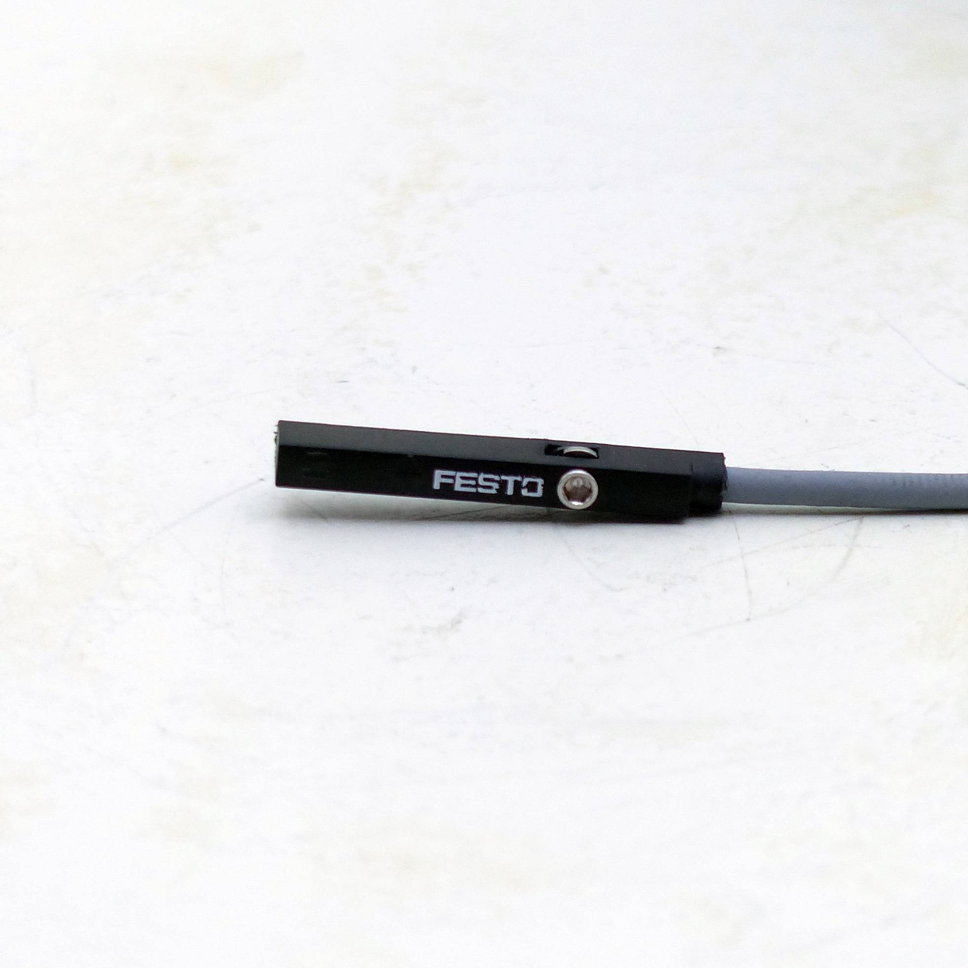 FESTO Näherungsschalter SME-10M-DS-24V-E-1.2-L-M8D (551364)