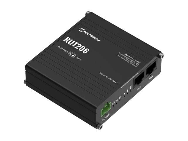 Schwarzer Teltonika RUT206 Industrie-Router mit Ethernet-Anschlüssen und Statusleuchten, in schräger Perspektive auf weißem Hintergrund