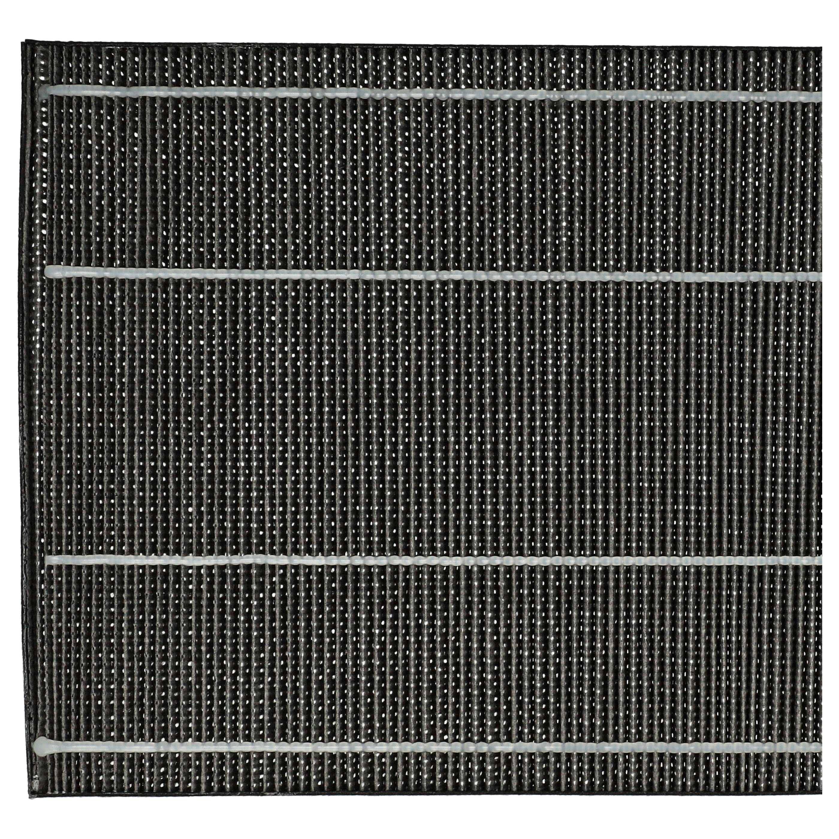 Nahaufnahme einer schwarzen Solarzelle mit vier horizontal angeordneten, gleichmäßig verteilten silbernen Leitungsstreifen und strukturierter Oberfläche, die auf photovoltaisches Material hinweist.