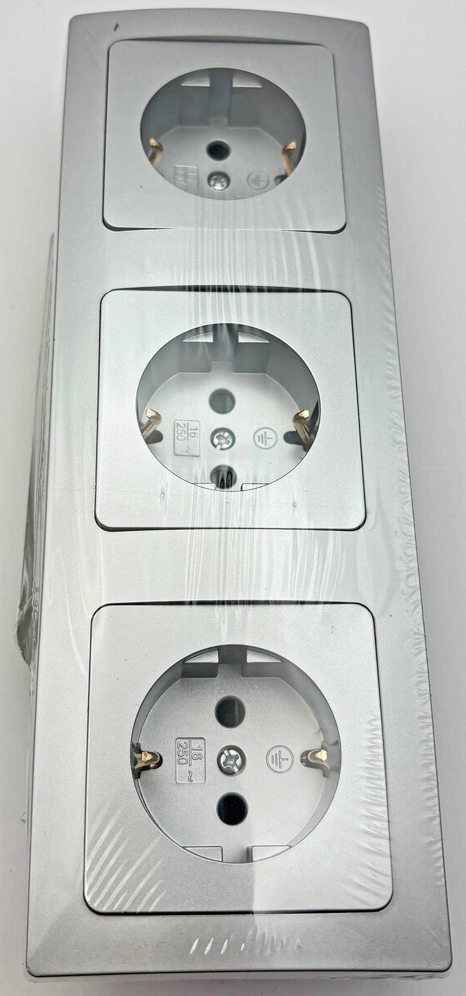 ChiliTec DELPHI Set 3 Steckdosen + 3-fach Rahmen 250V~/ 16A, Steckanschluss, silber