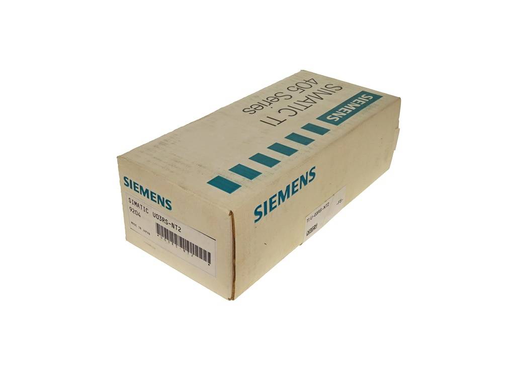 Versandkarton aus Karton von Siemens für SIMATIC-Elektronik, auf weißem Hintergrund dargestellt.