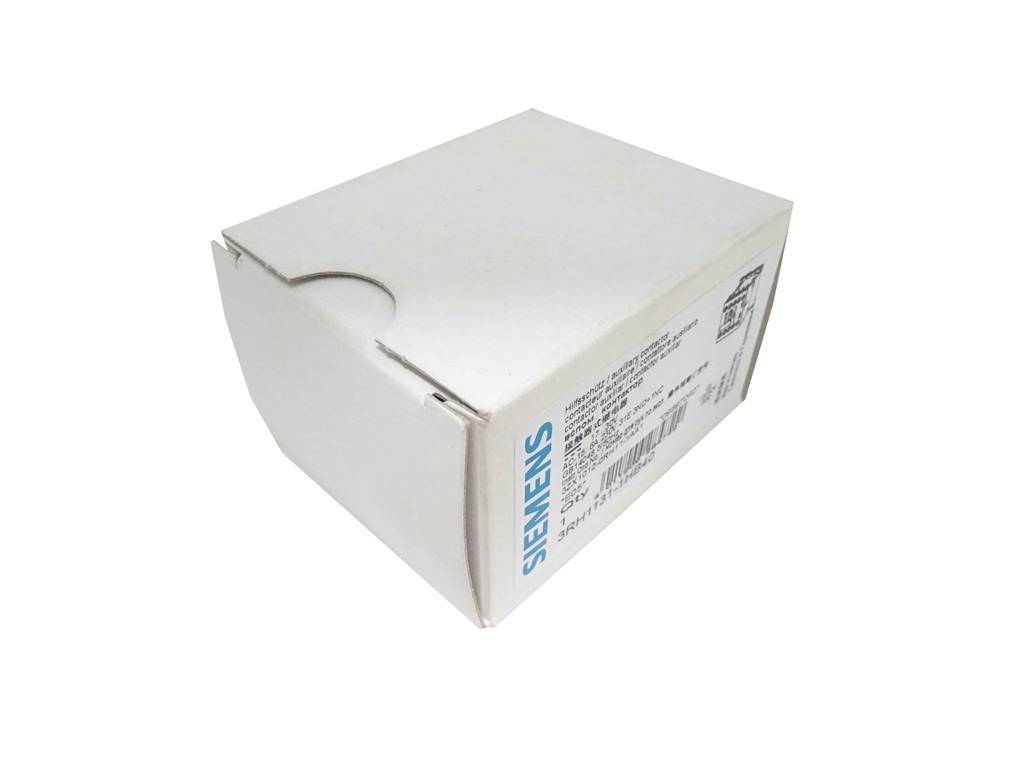Weiße Siemens-Kartonverpackung auf schlichtem Hintergrund, in Dreiviertelansicht dargestellt.