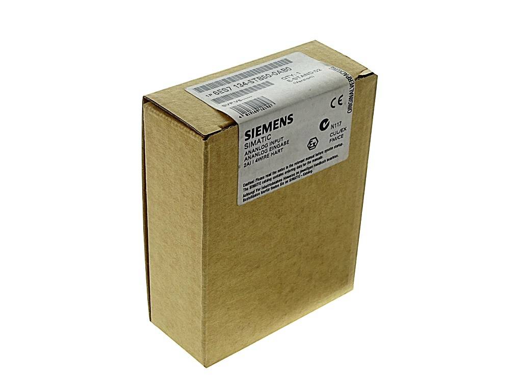 Braune Siemens-SIMATIC-Produktverpackung mit weißem Etikett und Barcode, auf einem schlichten Hintergrund dargestellt.