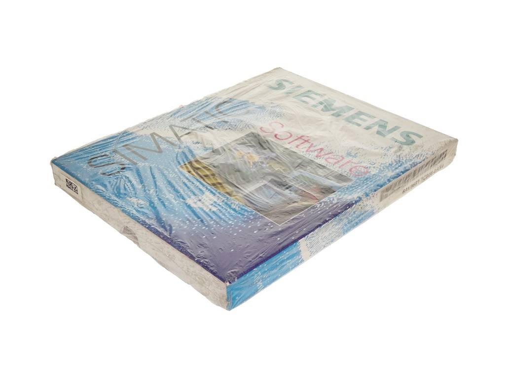 Ein folienverschweißter Karton oder Paket mit Siemens-Branding, auf weißem Hintergrund und aus einem schrägen Winkel dargestellt.