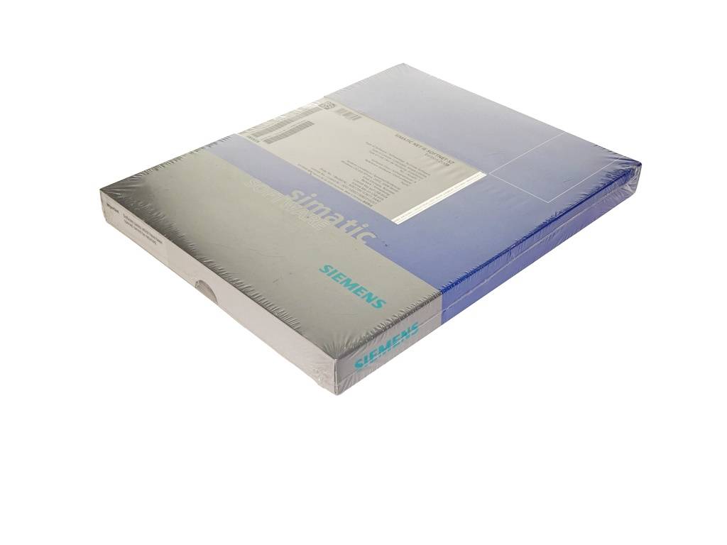 Softwarepaket Siemens Simatic in Originalverpackung (Schrumpffolie), schräg aufgenommen auf weißem Hintergrund.