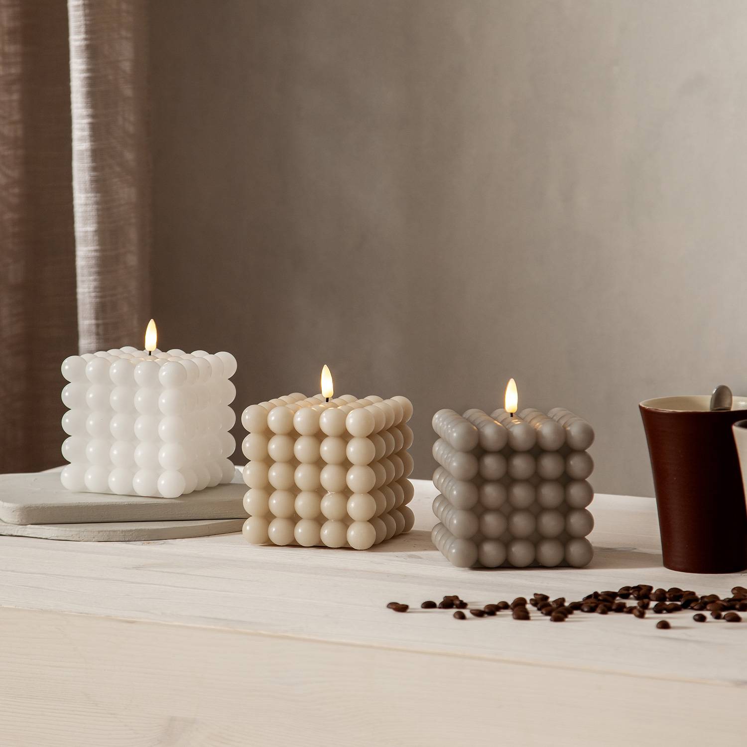 LED Kerze Bubble Würfel Cube Kerze Echtwachs 3D Flamme H: 12,5cm Timer creme