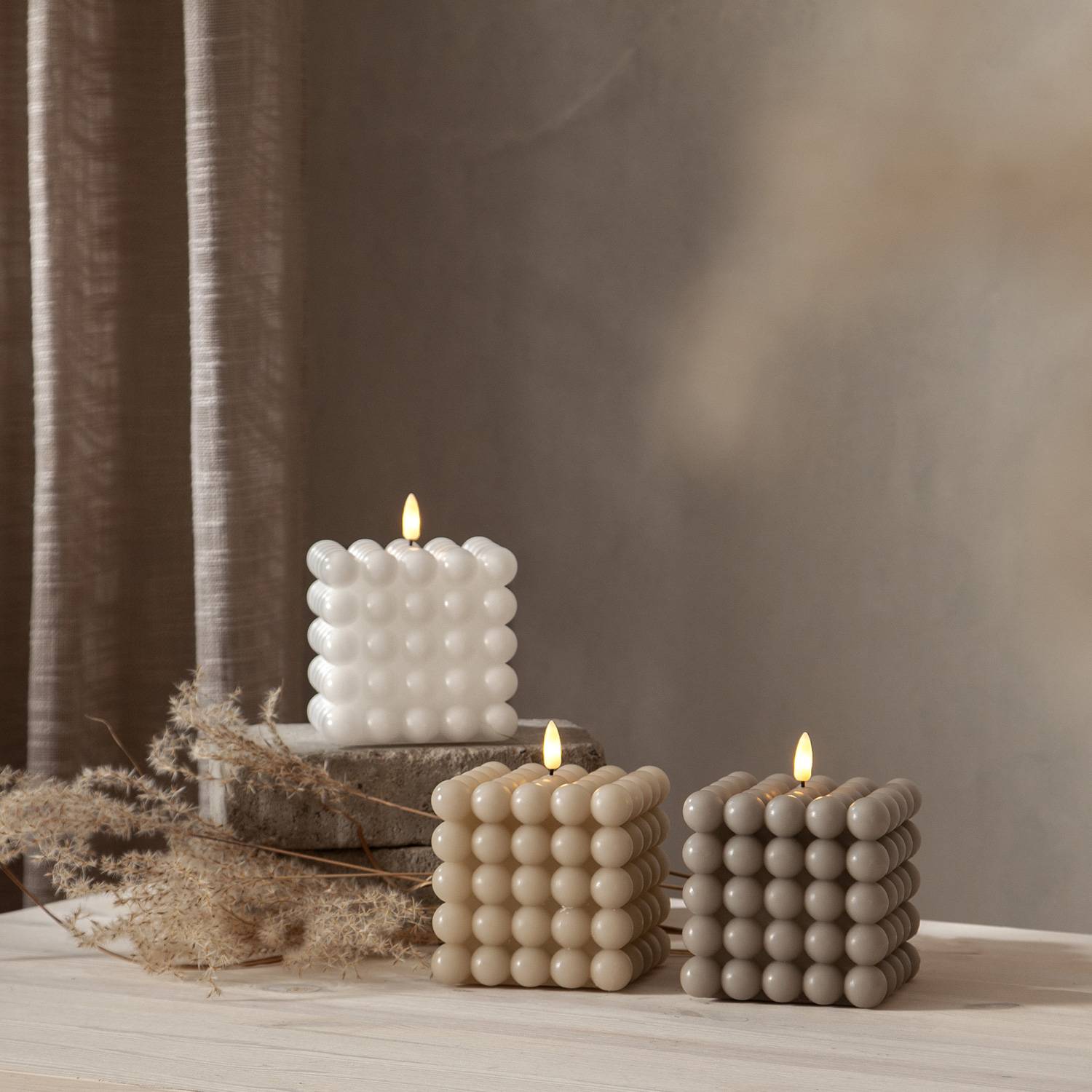 LED Kerze Bubble Würfel Cube Kerze Echtwachs 3D Flamme H: 12,5cm Timer creme