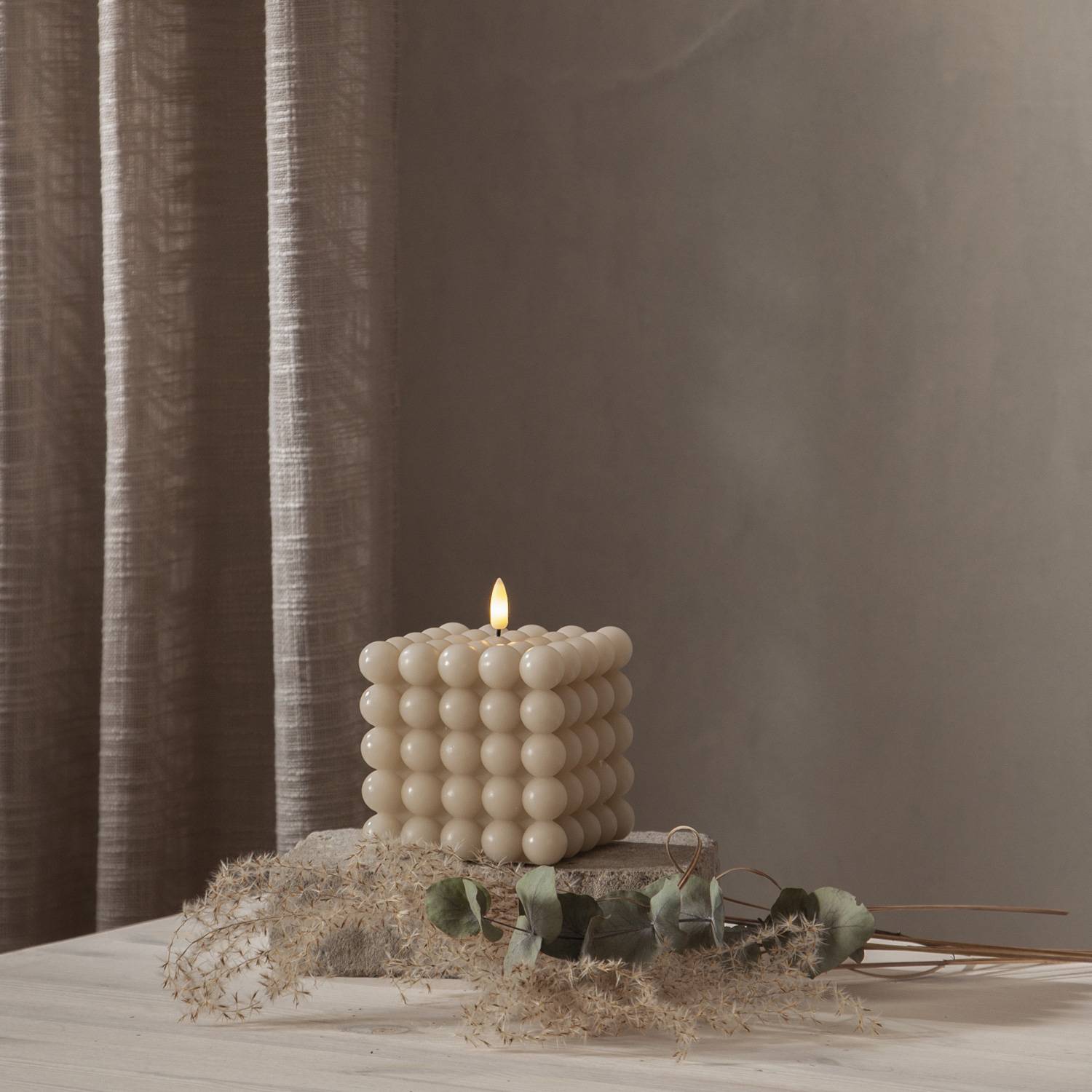 LED Kerze Bubble Würfel Cube Kerze Echtwachs 3D Flamme H: 12,5cm Timer creme