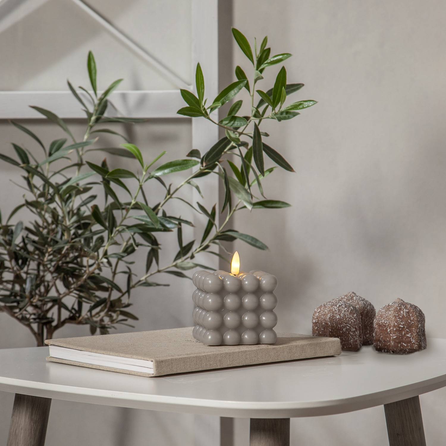 LED Kerze Bubble Würfel Cube Kerze Echtwachs 3D Flamme H: 9,5cm Timer grau