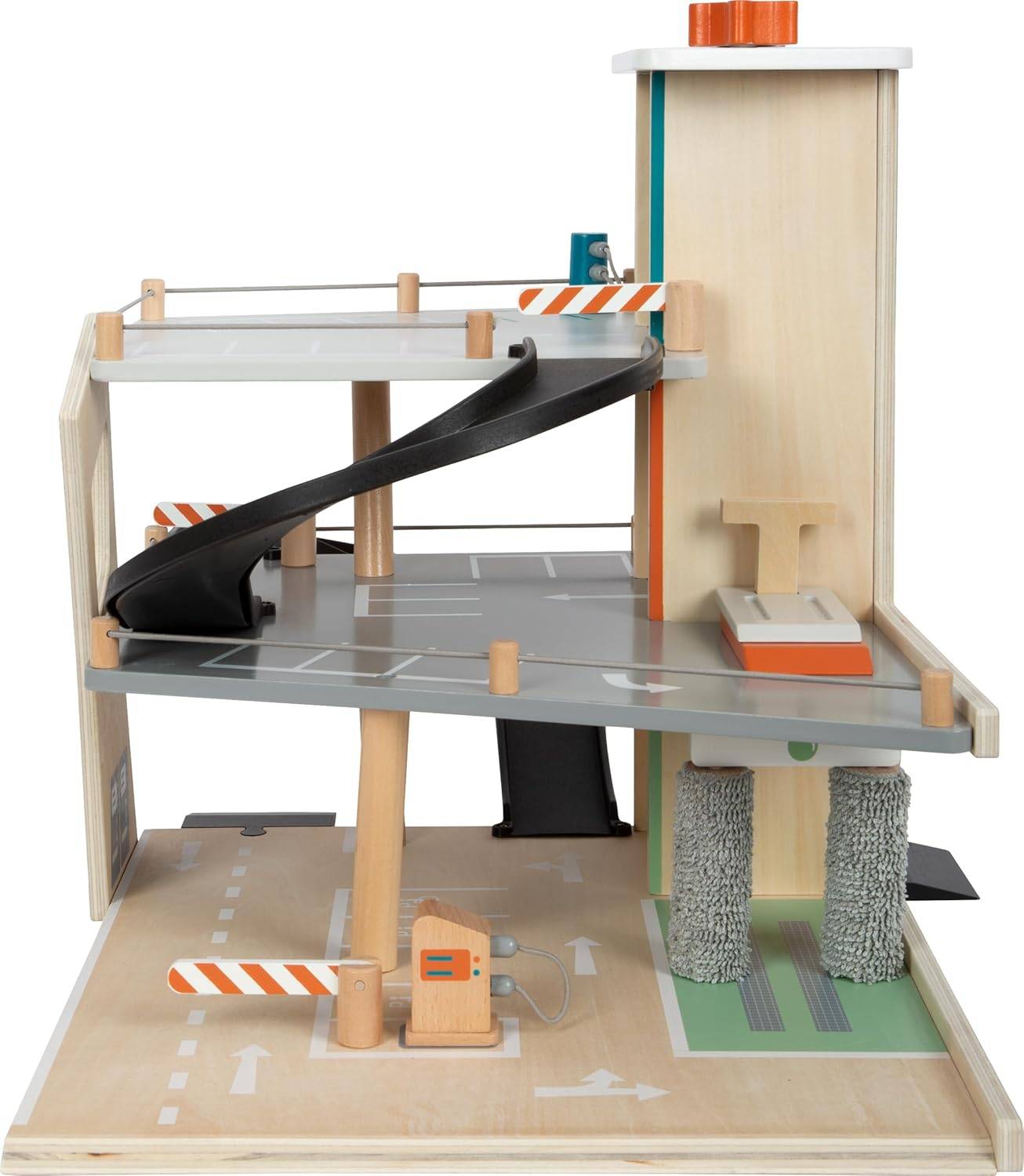 Eine Holzspielzeug-Parkgarage mit mehreren Ebenen, Rampen und einem Autowäsch-Bereich mit zwei zylindrischen Bürsten zum Spielen.