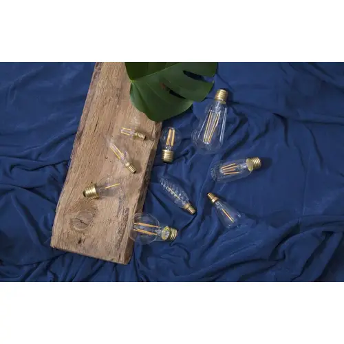 LED Kerzenlampe FILA GLOW - C35 - E14 - 1,5W - warmweiss 2100K - 120lm - klar LED Kerzenlampe FILA GLOW - C35 - E14 - 1,5W - warmweiss 2100K - 120lm - klar