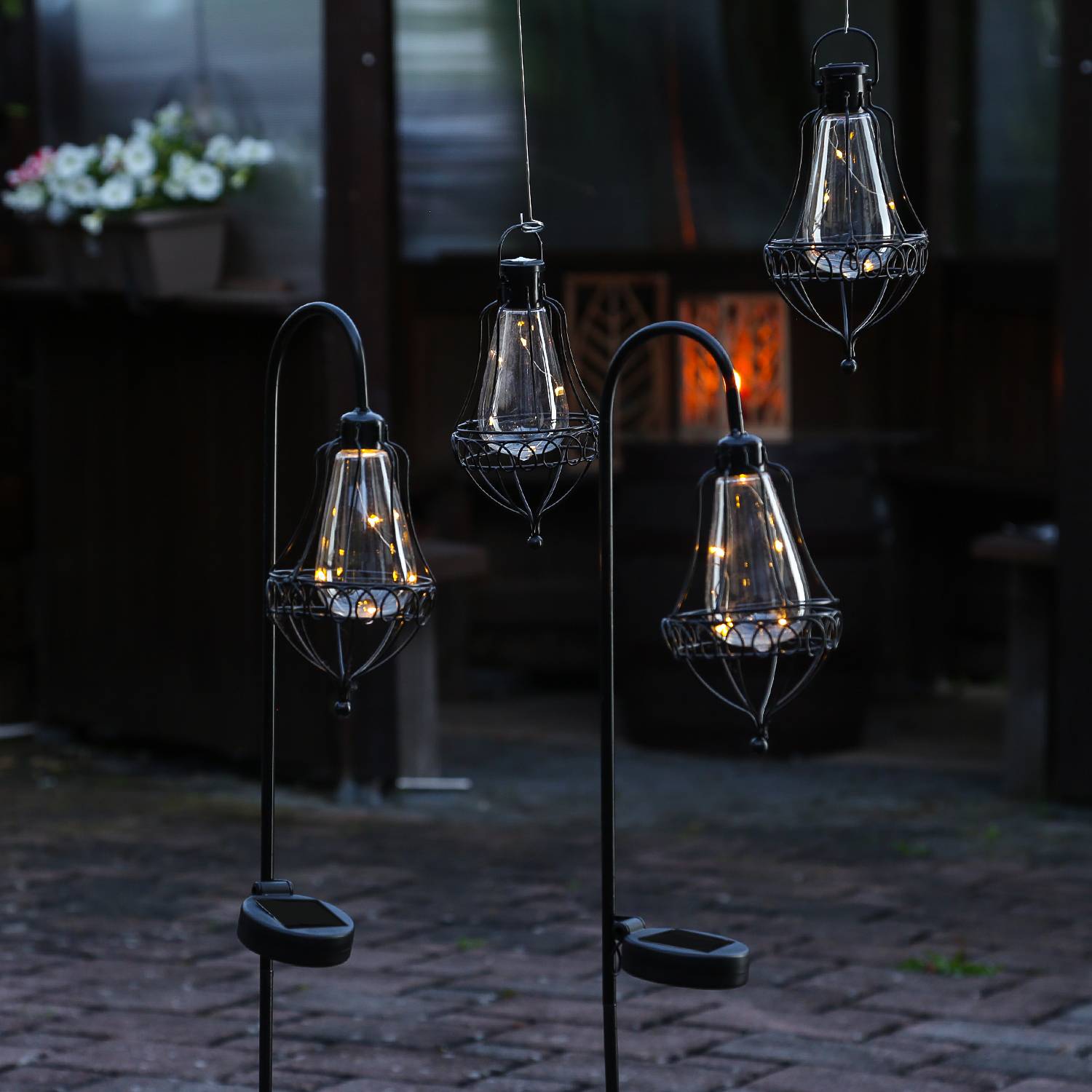 LED Solar Laternen Metall hängend Erdspieß Solarleuchten schwarz Sensor 4 Stück