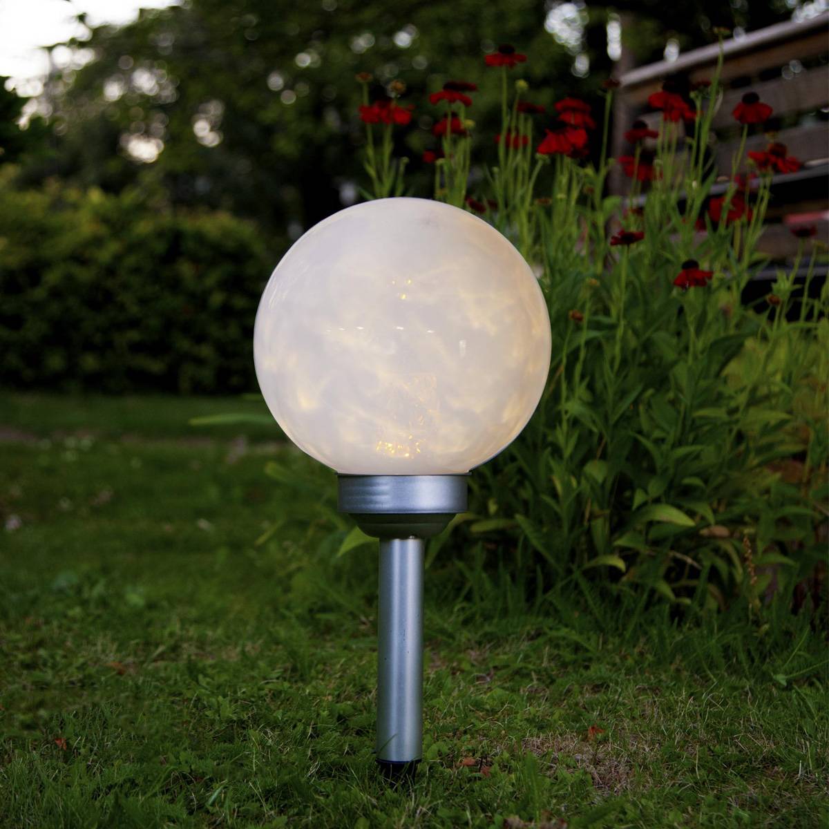 LED Solar Gartenkugel mit Erdspieß rotierende Kugel H: 37cm D: 20cm Sensor