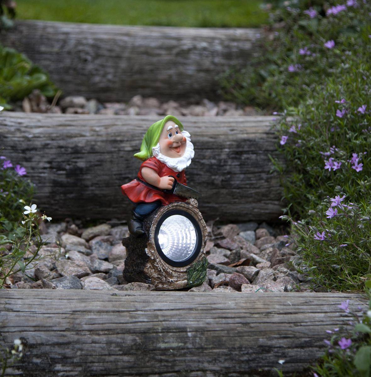 LED Solar Gartenzwerg mit Säge Gartenfigur Gnomy Gartendeko Gartenspot H: 21cm