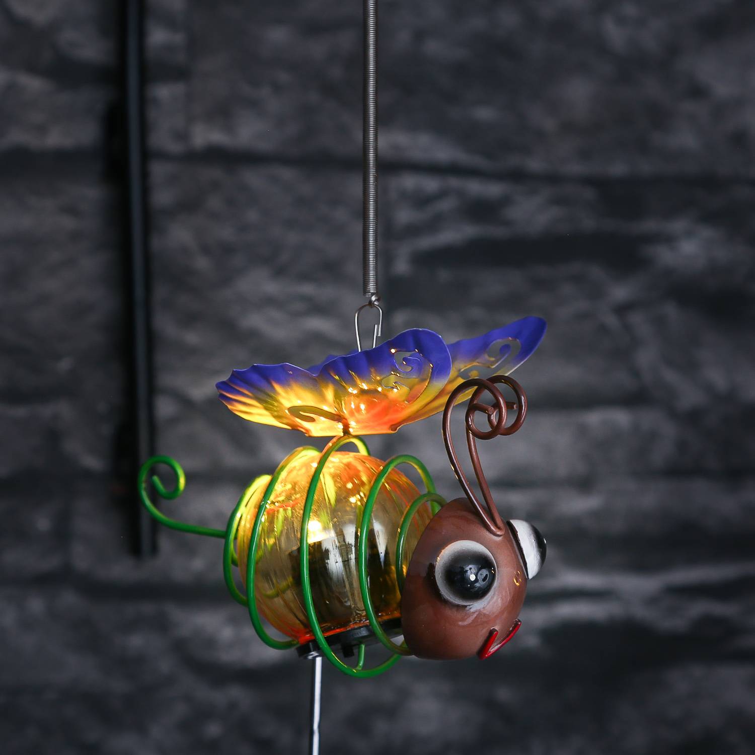 LED Solar Schmetterling hängend Schwingfigur mit Feder gelb Gartenfigur Deko