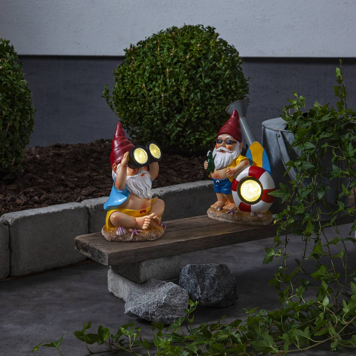 LED Solar Gartenzwerg mit Rettungsring Gartenfigur Gnomy Gartendeko H: 23cm