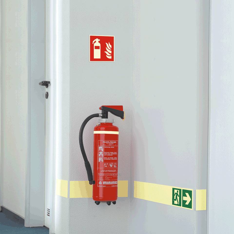 Brandschutzzeichen Feuerlöscher, Folie, selbstklebend, 200x200mm, ASR A1.3, DIN EN ISO 7010 F001