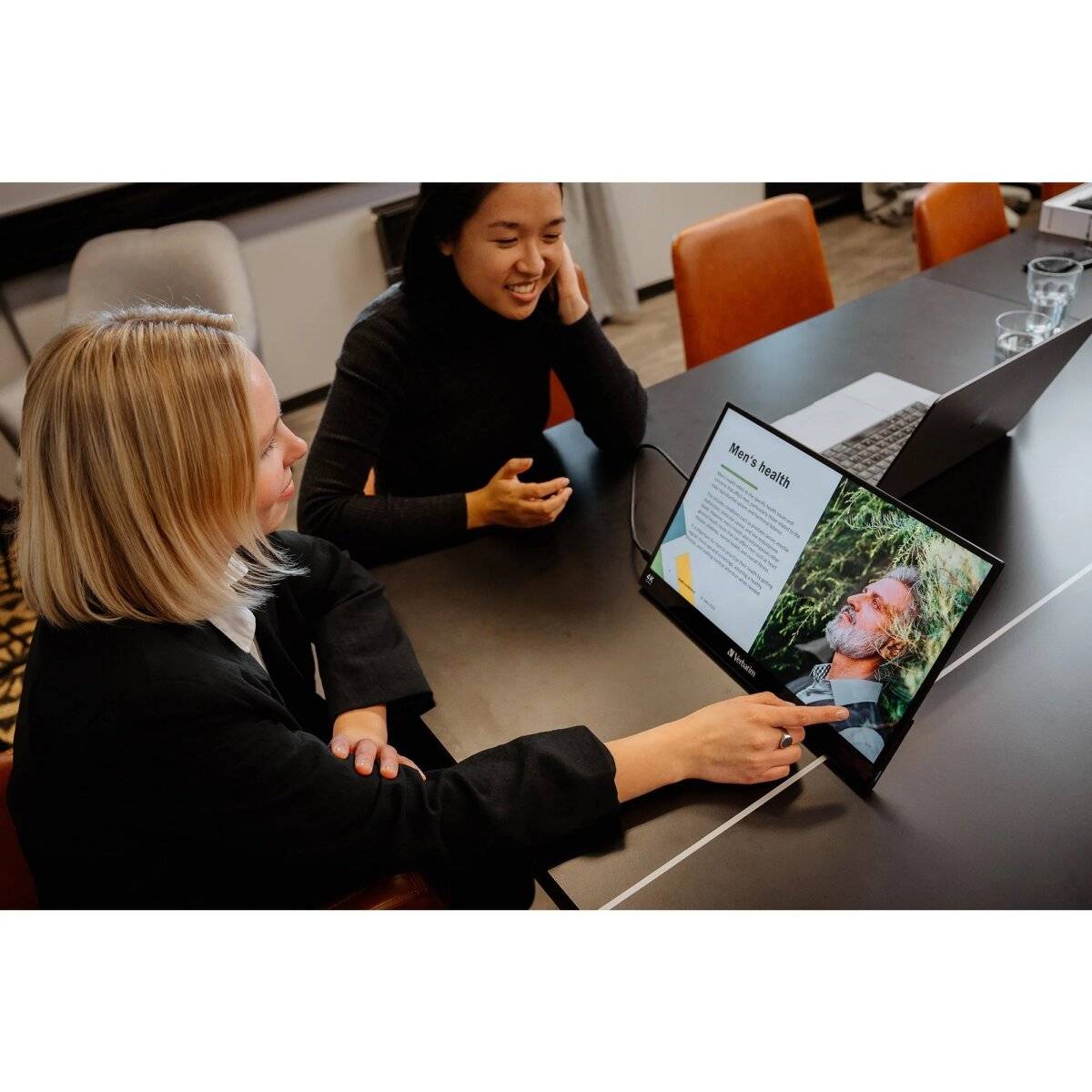 Verbatim Mobiler 4K Touch-Monitor 17,3"  Effizientes Arbeiten im Büro & unterwegs