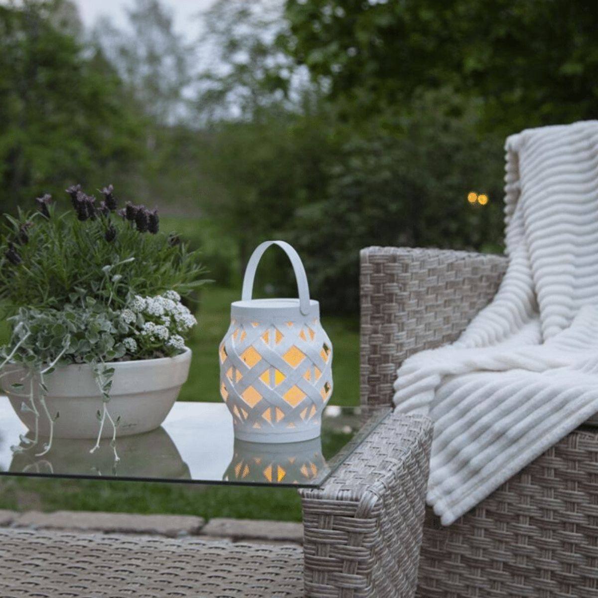 LED Laterne Windlicht Flame LED mit bewegtem Feuereffekt H: 16cm für Außen weiß