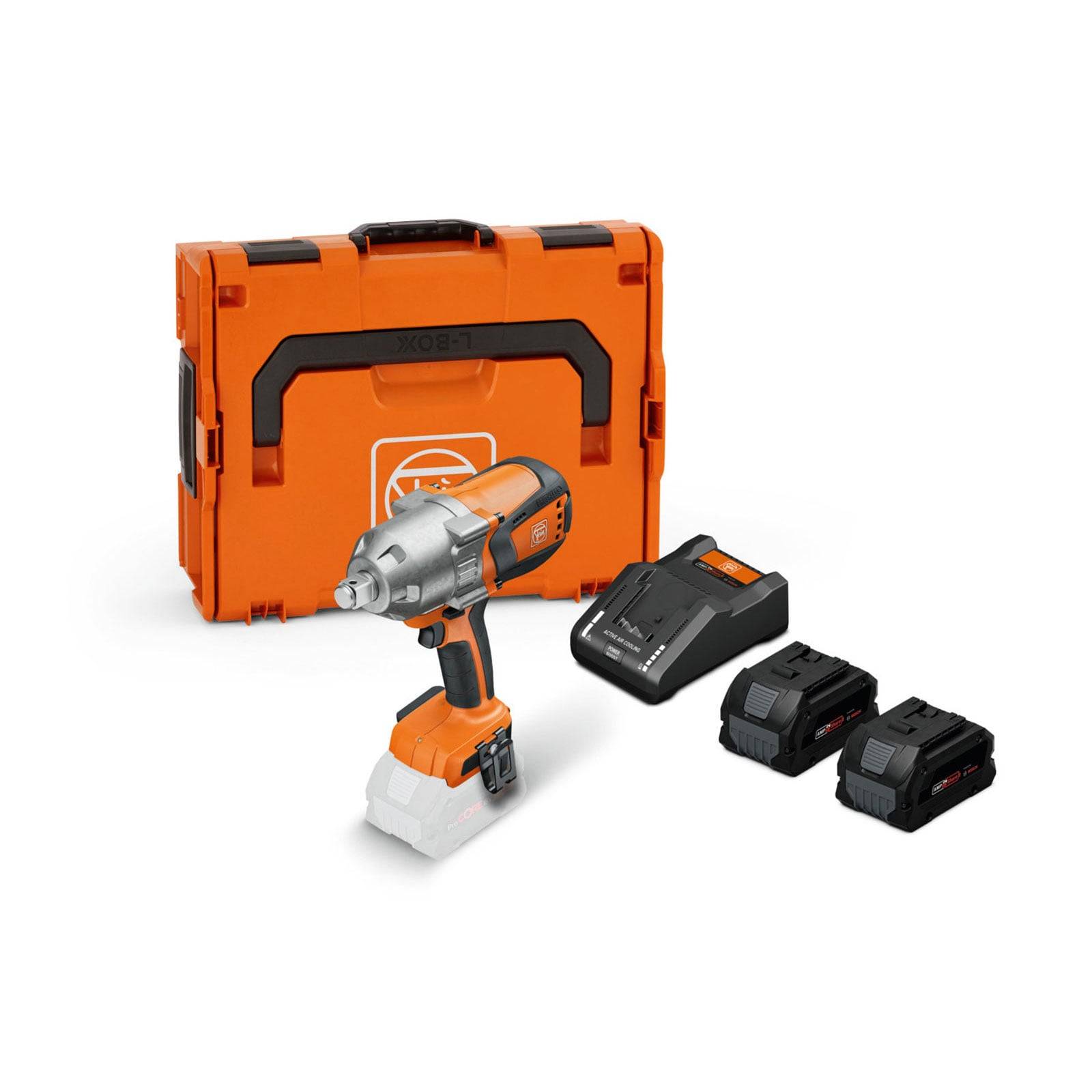 Ein orangefarbenes Bohrschrauber-Set mit zwei Akkus, einem Ladegerät und einem Transportkoffer, das eine komplette kabellose Werkzeugausrüstung veranschaulicht.