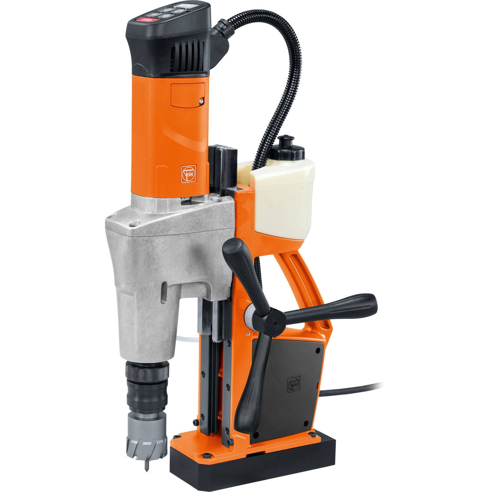 Ein orangefarbener und silberner Magnetbohrer mit schwarzem Griff und Bedienfeld, entwickelt für präzises Bohren auf Metalloberflächen.