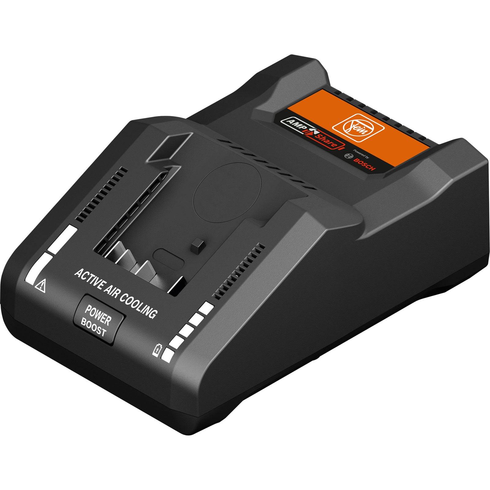 Ein schwarzer Batterieladegerät mit der Aufschrift 'AKTIVE LUFTKÜHLUNG' und 'POWER BOOST'. Eine orangefarbene Etikette zeigt ein Markenlogo und Spezifikationen.