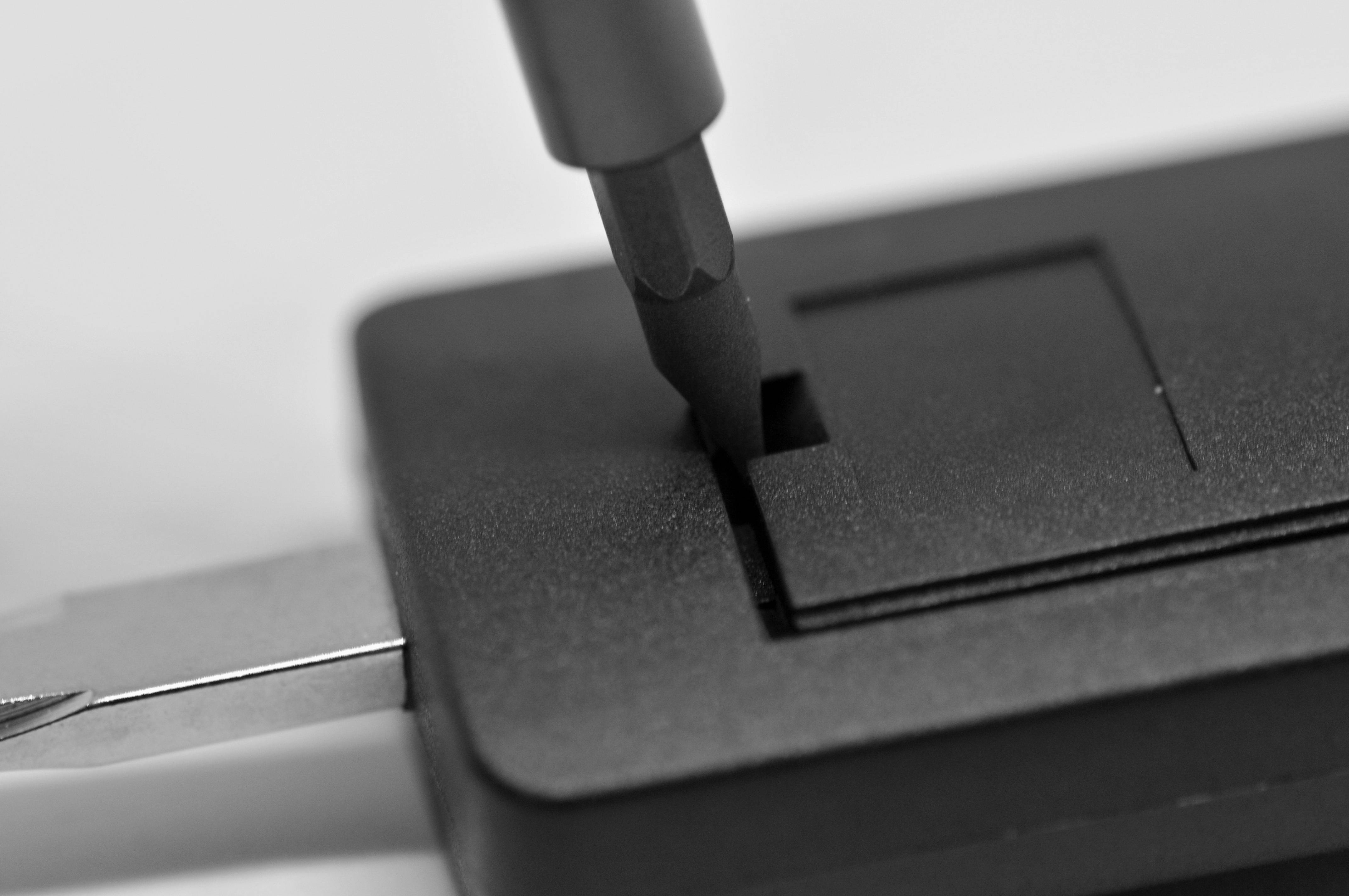 Auto Schlüssel Reparatur Satz Gehäuse Fernbedienung 2X Mikrotaster 1x CR2032 Batterie kompatibel mit Opel Corsa C 00-06 Meriva A 03-10 Tigra B 04-09