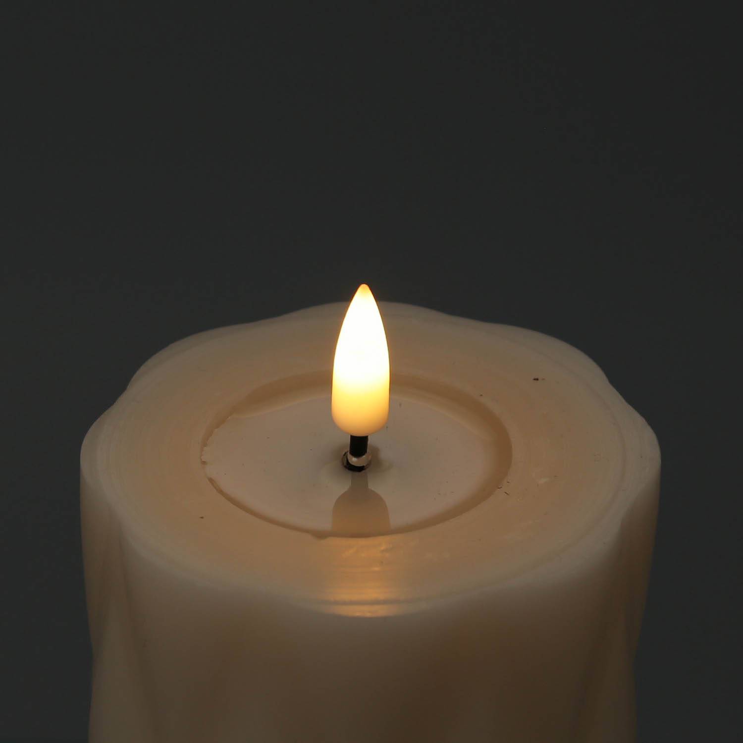 LED Kerze Mia Rautenmuster Deluxe Homeart Echtwachs H: 10cm D: 7,5cm creme