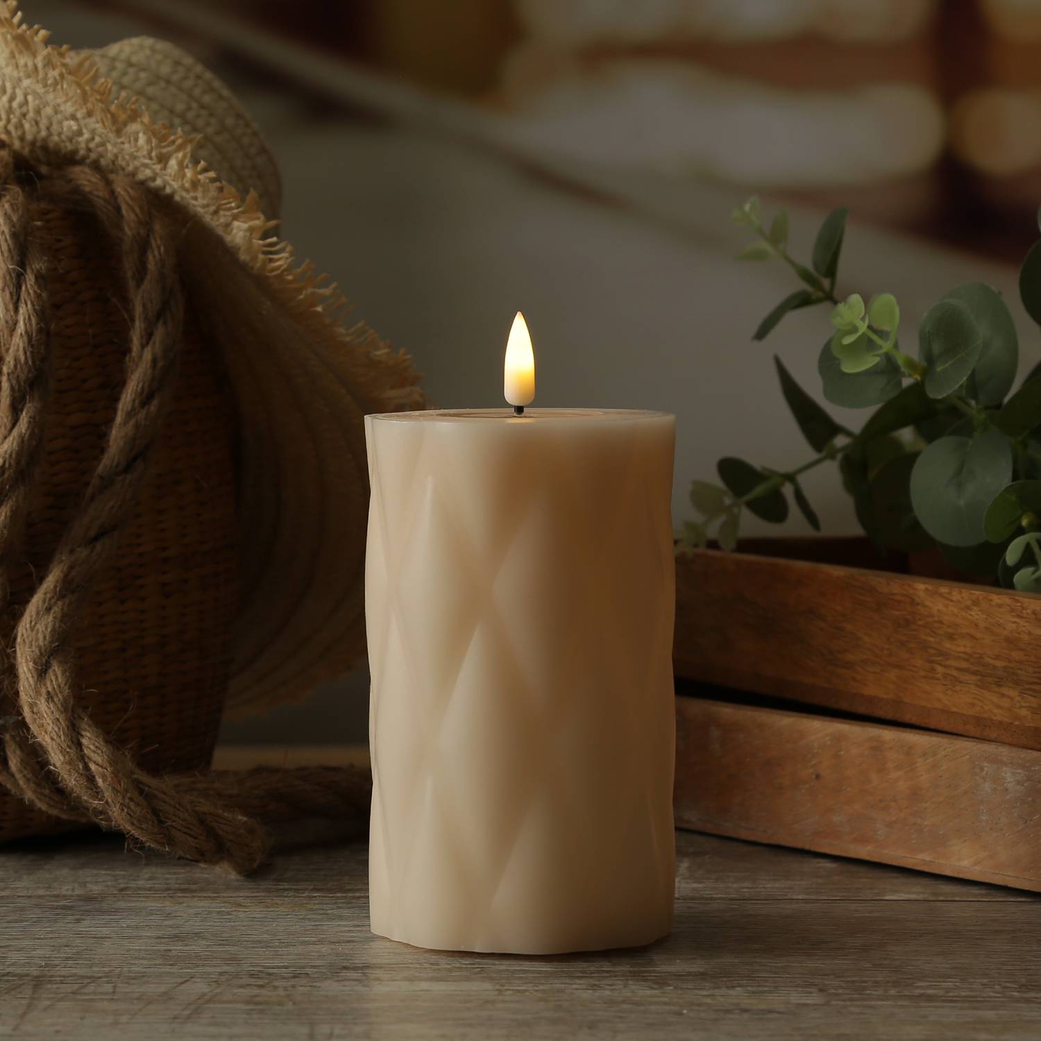 LED Kerze Mia Rautenmuster Deluxe Homeart Echtwachs H: 12,5cm D: 7,5cm creme