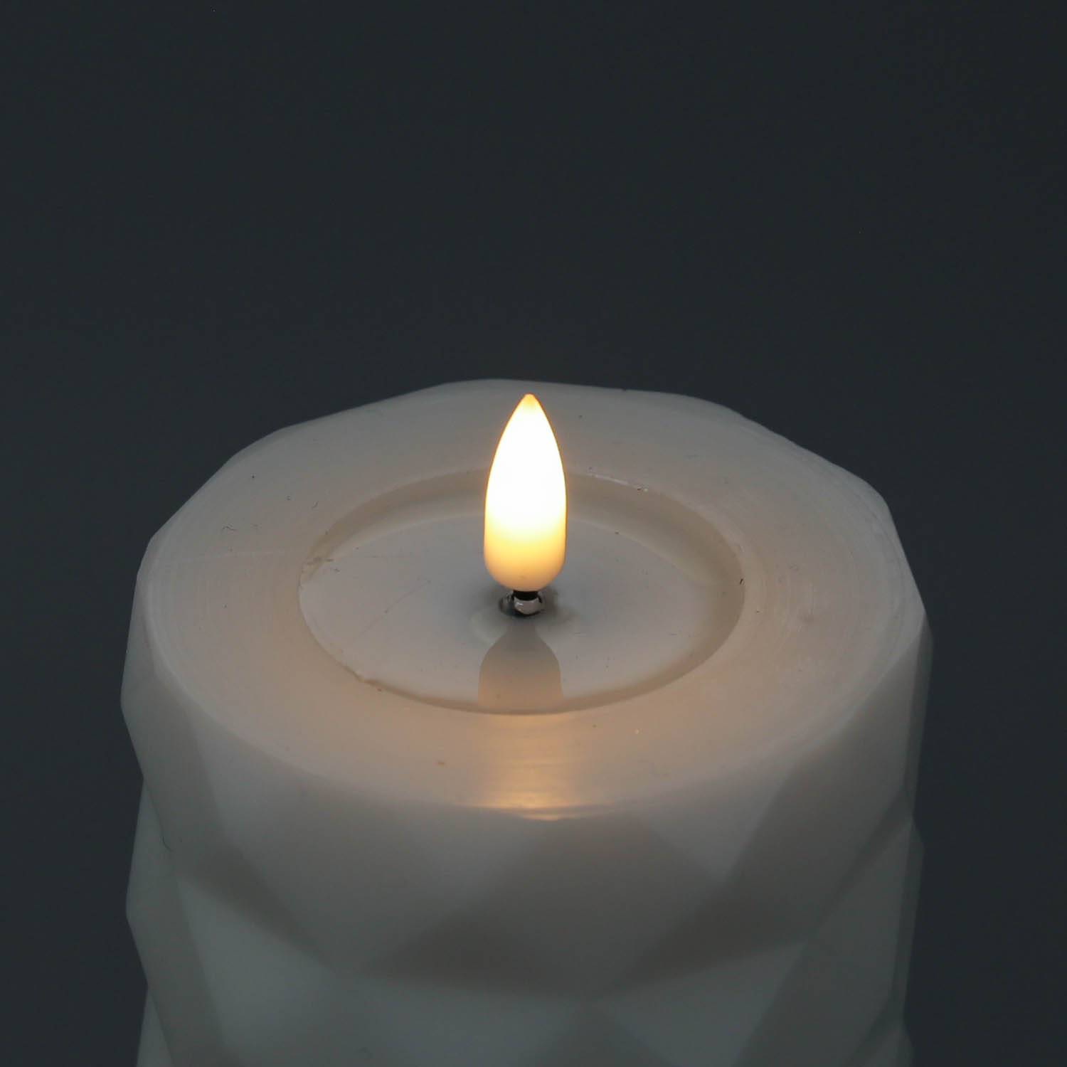 LED Kerze Mia Rautenmuster Deluxe Homeart Echtwachs H: 10cm D: 7,5cm weiß