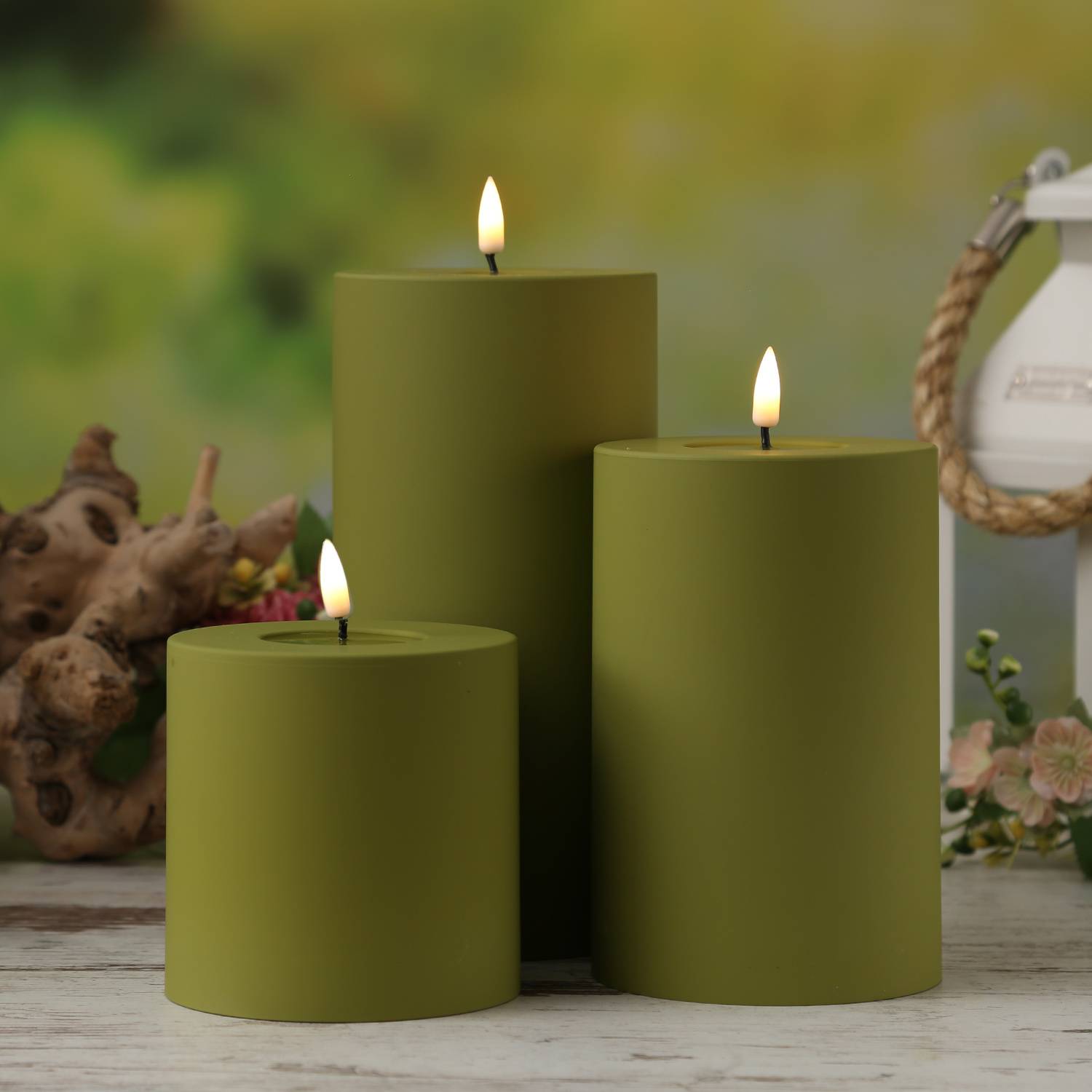 LED Kerze MIA Deluxe Homeart outdoor flackernde Flamme H: 15cm D: 10cm olivgrün