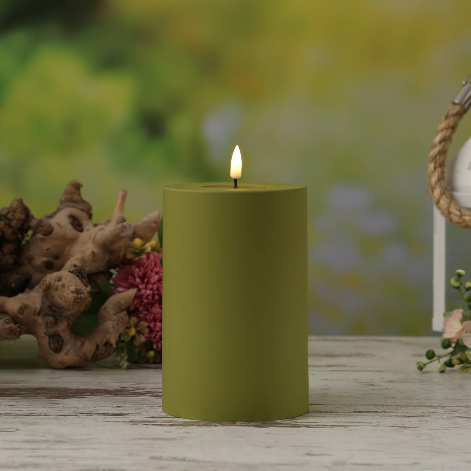 LED Kerze MIA Deluxe Homeart outdoor flackernde Flamme H: 15cm D: 10cm olivgrün