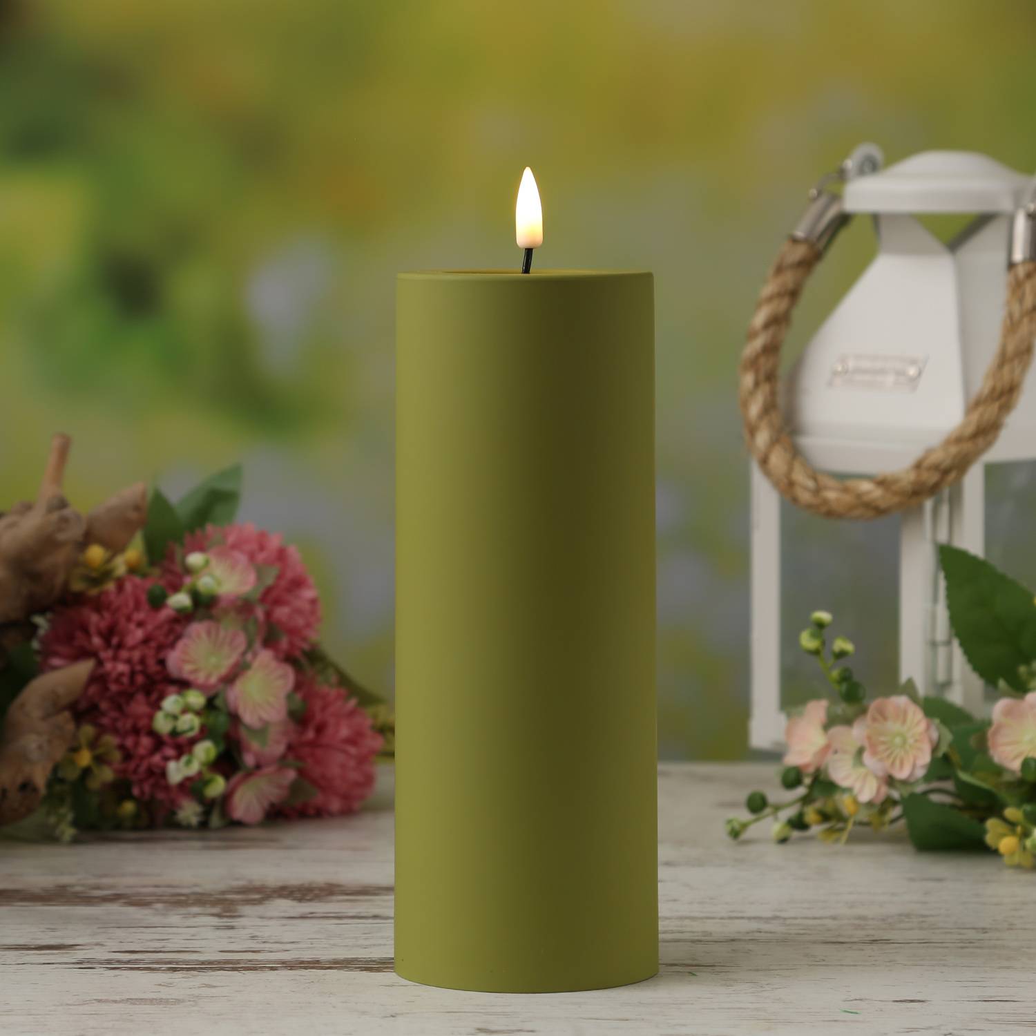 LED Kerze MIA Deluxe Homeart outdoor flackernd H: 20cm D: 7,5cm olivgrün