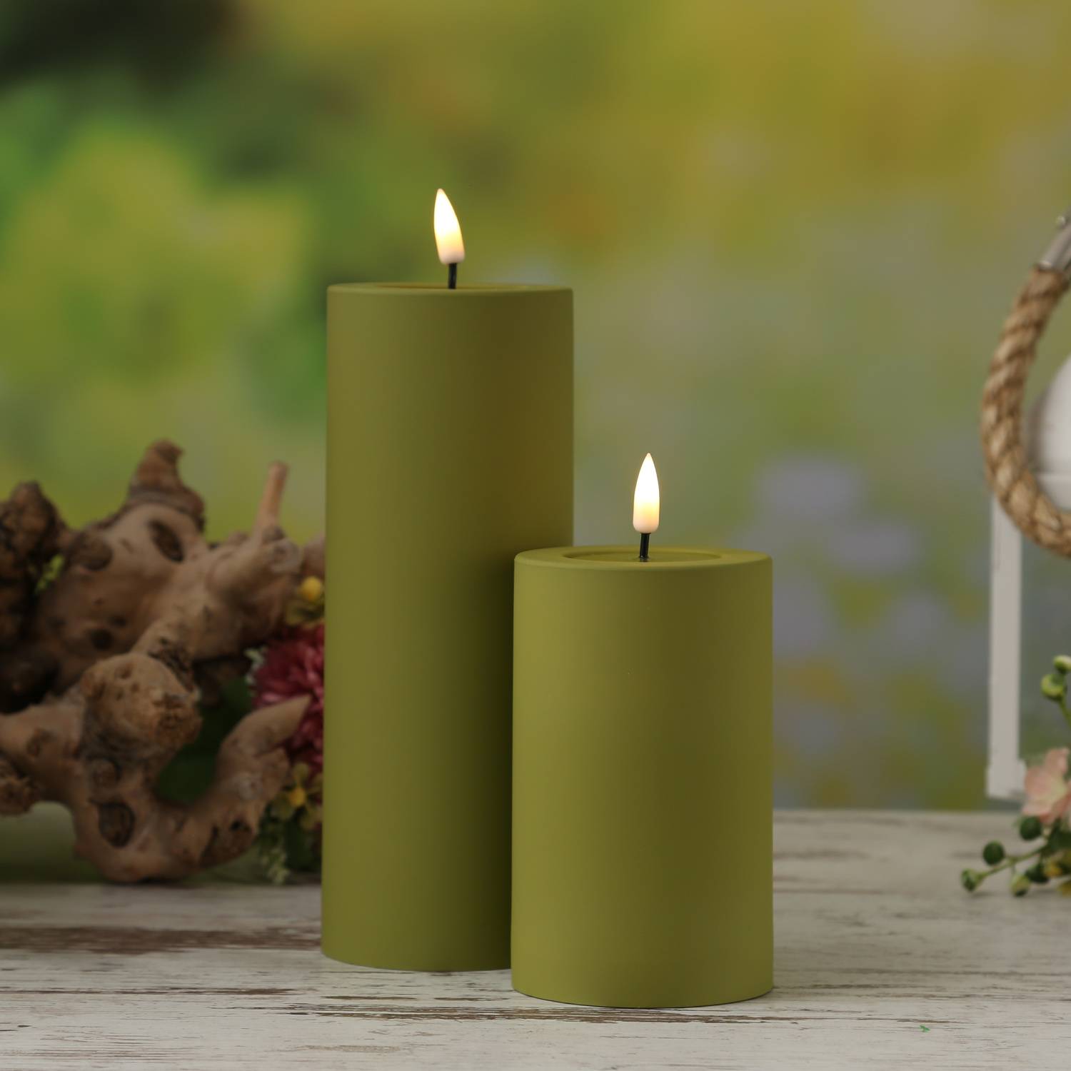 LED Kerze MIA Deluxe Homeart outdoor flackernd H: 20cm D: 7,5cm olivgrün